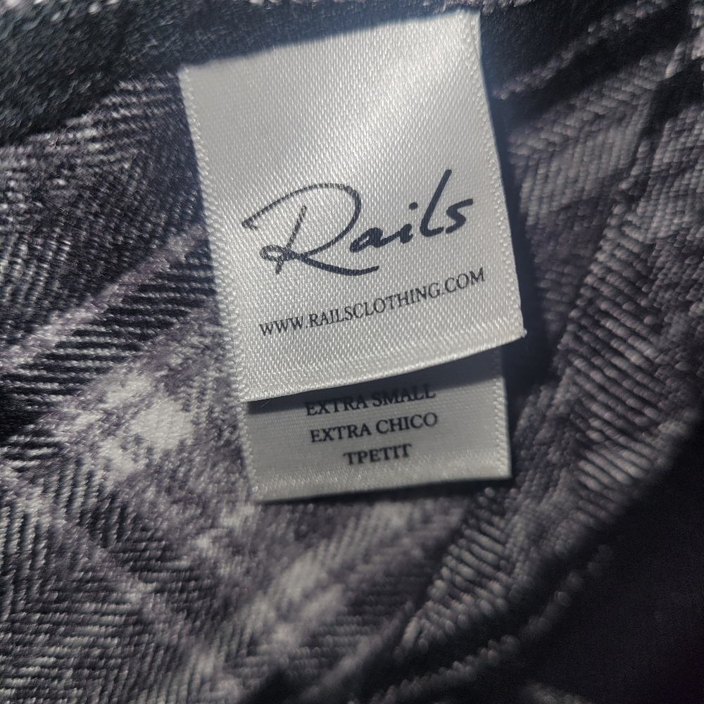 RAILS Hunter Dylan Button Down.  Size XS ⭐️Host Pick⭐️ - Picture 6 of 7